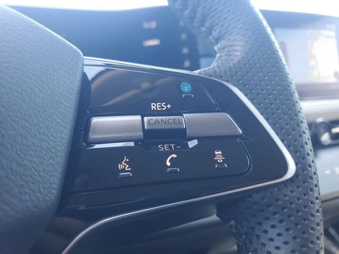 Used 2024 Nissan Ariya AWD image 32