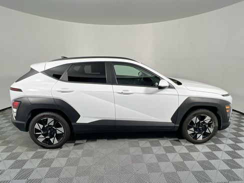 Used 2024 Hyundai Kona SEL FWD image 2