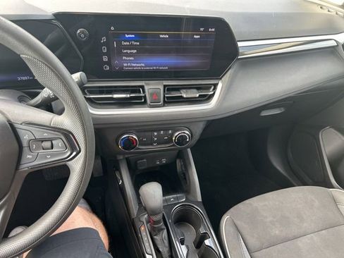 Used 2024 Chevrolet TrailBlazer LS image 12