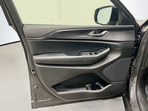 New 2025 Jeep Grand Cherokee L Laredo RWD image 16