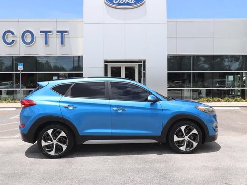 Used 2017 Hyundai Tucson Limited w/ Limited Ultimate Package 03 FWD image 16