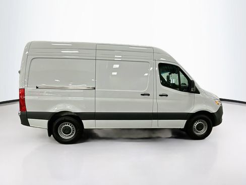 Used 2026 Mercedes-Benz Sprinter 2500 image 9