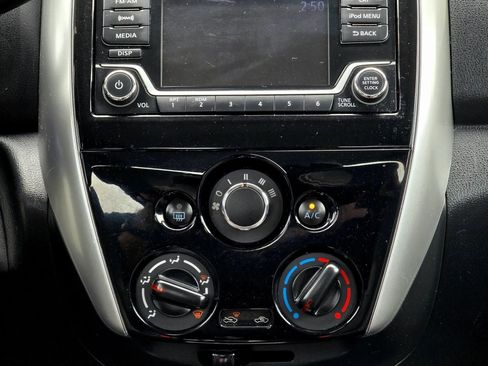Used 2018 Nissan Versa SV w/ SV Special Edition Package FWD image 31