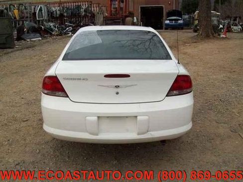 Used 2005 Chrysler Sebring Sedan image 4