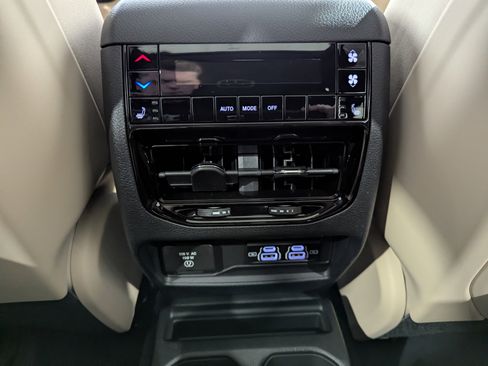 New 2025 Jeep Grand Cherokee L Limited image 13