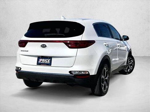 Used 2022 Kia Sportage LX FWD image 2