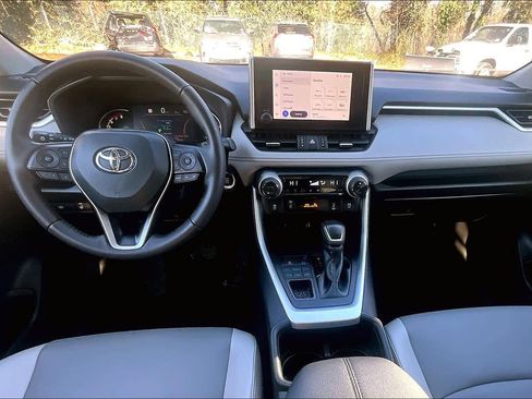 Used 2025 Toyota RAV4 XLE Premium image 16