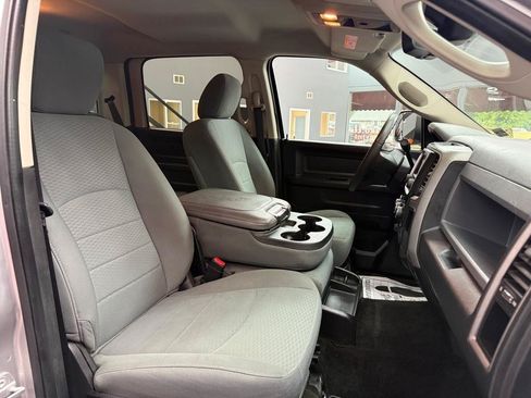 Used 2016 RAM 2500 Tradesman w/ Chrome Appearance Group AWD/4WD image 11