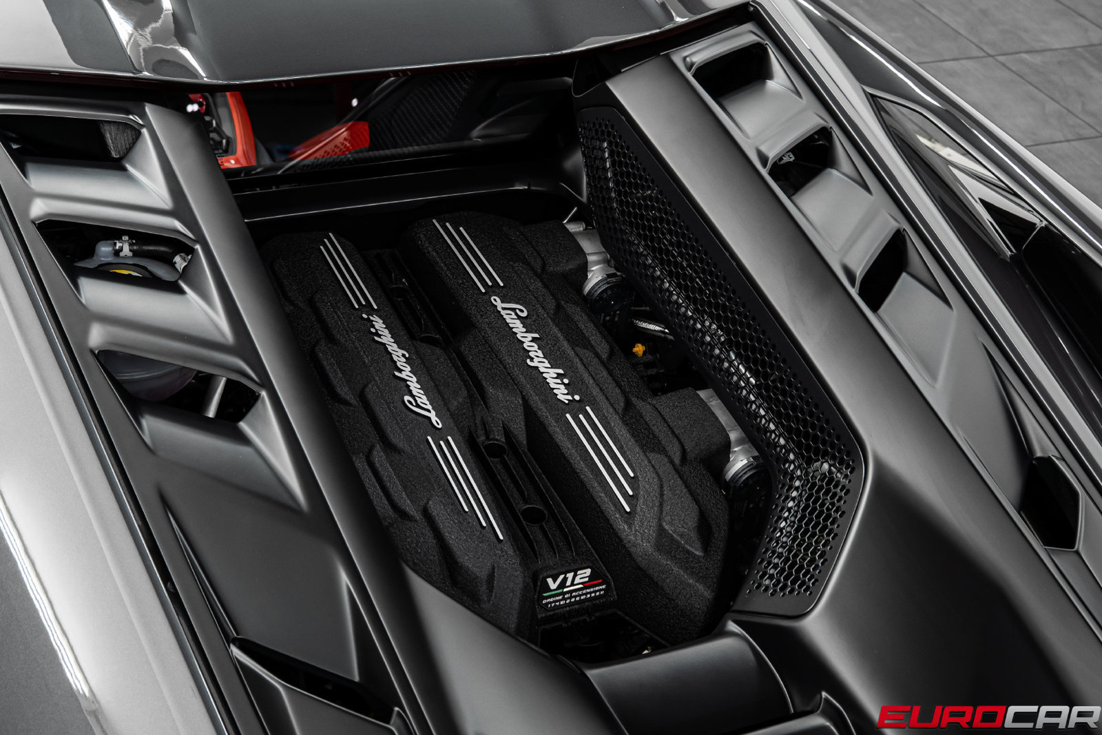 Used 2025 Lamborghini Revuelto AWD/4WD image 24