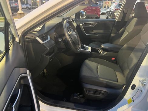 Certified 2022 Toyota RAV4 XLE FWD image 11