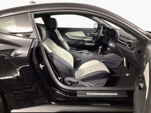 New 2025 Ford Mustang Premium image 31