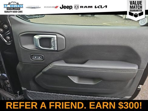 Used 2023 Jeep Wrangler Unlimited Sahara w/ Cold Weather Group AWD/4WD image 26