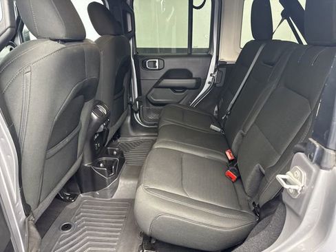Used 2021 Jeep Wrangler Unlimited Sahara image 18