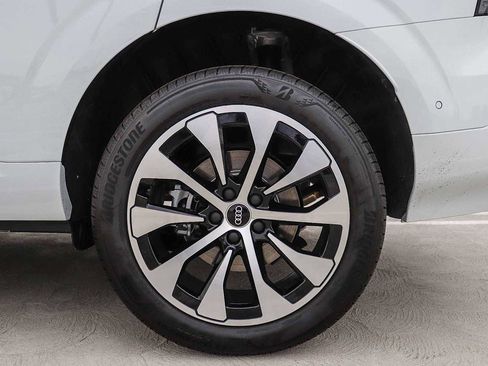 New 2026 Audi Q3 quattro 2.0T AWD/4WD image 13