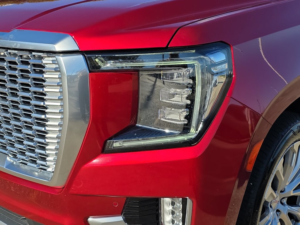 Used 2023 GMC Yukon Denali RWD image 32