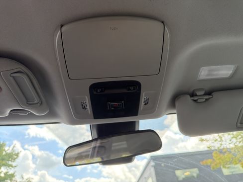 Used 2022 Toyota Camry SE FWD image 23