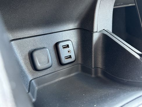Used 2017 Chevrolet Volt Premier w/ Driver Confidence II Package FWD image 25
