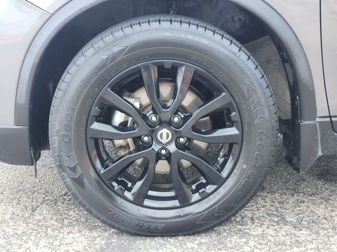 Used 2017 Nissan Rogue SV w/ Midnight Edition FWD image 9