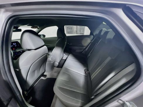 Used 2022 Hyundai Elantra SEL w/ Convenience Package FWD image 28