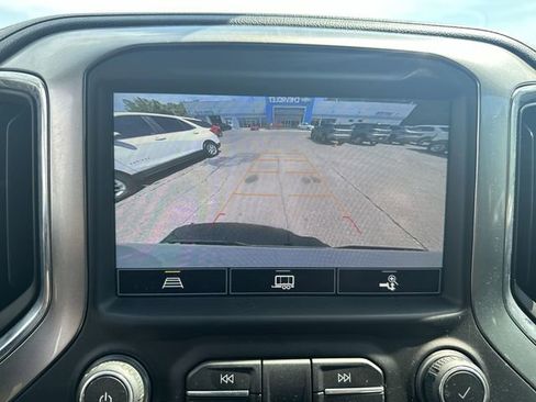 Used 2021 Chevrolet Silverado 1500 LTZ AWD/4WD image 17