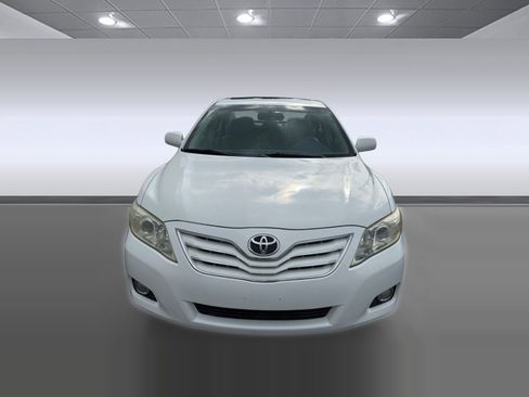 Used 2011 Toyota Camry XLE image 6