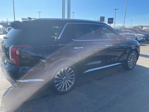 Used 2024 Hyundai Palisade Calligraphy image 2