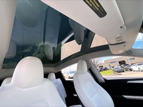 Used 2024 Tesla Model Y Long Range image 12