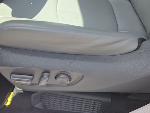 Used 2021 Toyota Sienna XLE w/ XLE Plus Package FWD image 10