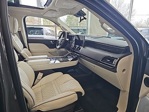 New 2024 Lincoln Navigator L Black Label image 6