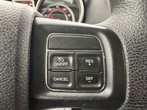 Used 2019 Dodge Journey SE FWD image 24