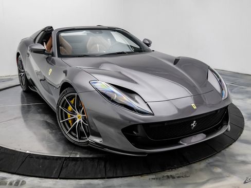 Used 2022 Ferrari 812 GTS RWD image 33