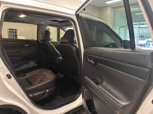 Certified 2024 Toyota Highlander XLE image 27