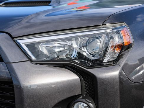 Certified 2018 Toyota 4Runner TRD Off-Road Premium image 21