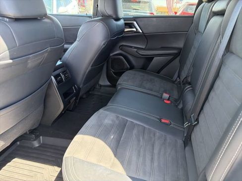 Used 2024 Mitsubishi Outlander SE FWD image 9