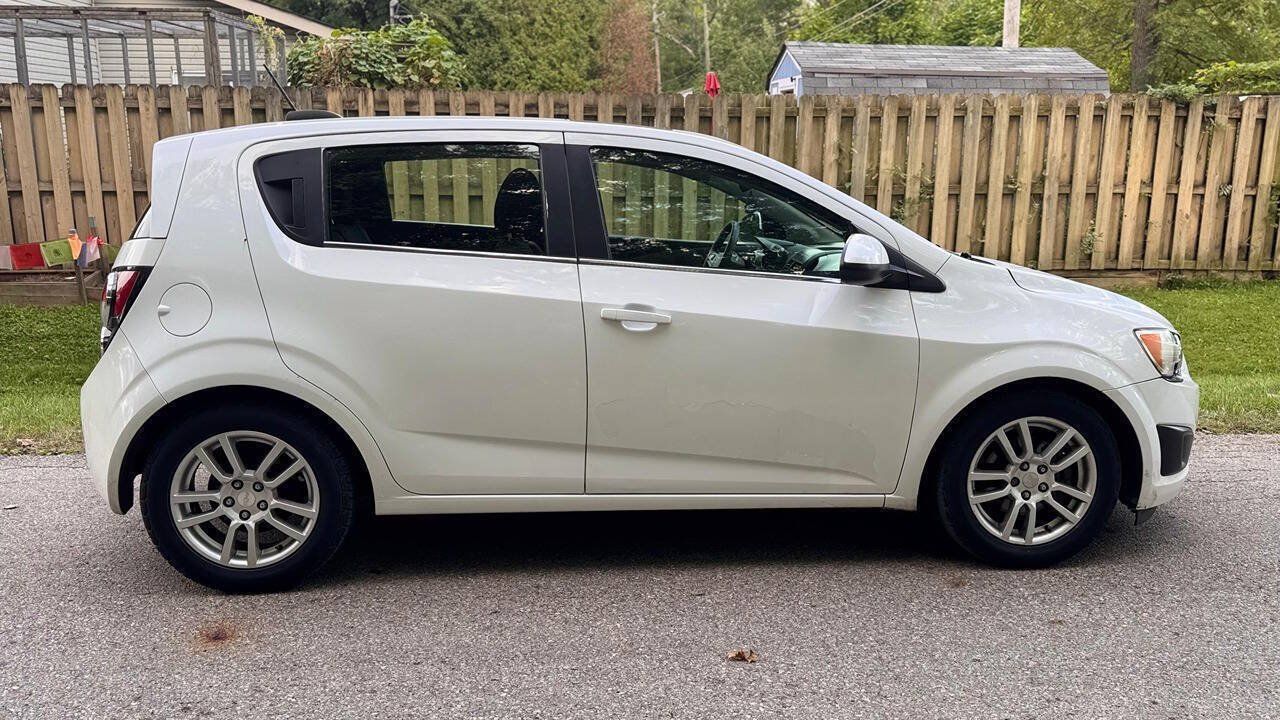 Used 2015 Chevrolet Sonic LT w/ Fun and Sun Package FWD image 8