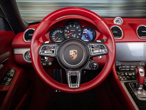 Certified 2021 Porsche 718 Boxster RWD image 23