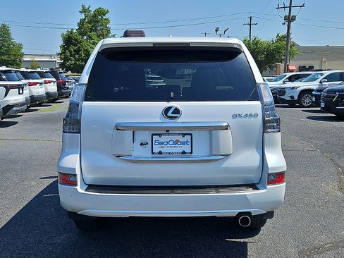 Used 2023 Lexus GX 460 Premium w/ Premium Package AWD/4WD image 5