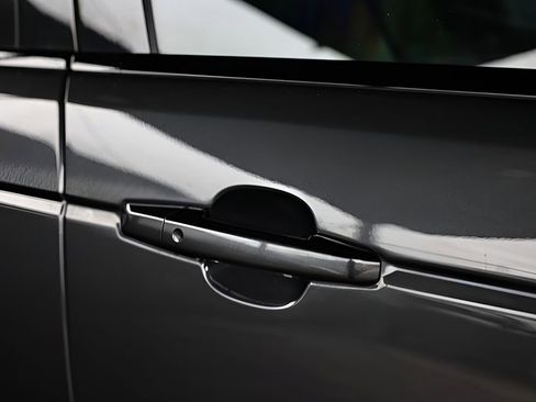 Used 2021 Land Rover Range Rover P525 Westminster Edition image 11