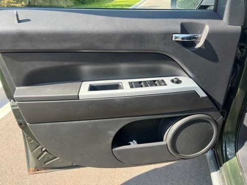 Used 2008 Jeep Patriot Sport FWD image 13