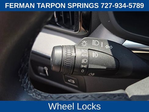 Used 2022 Volvo XC60 B5 R-Design w/ Advanced Package FWD image 33