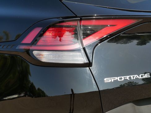 Certified 2024 Kia Sportage X-Line w/ X-Line Premium Package AWD/4WD image 17