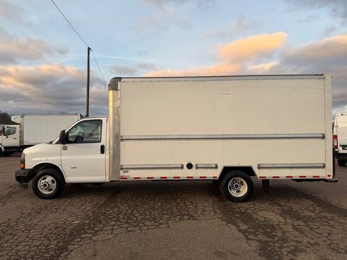 Used 2021 GMC Savana 3500 Extended w/ Power Convenience Package image 4