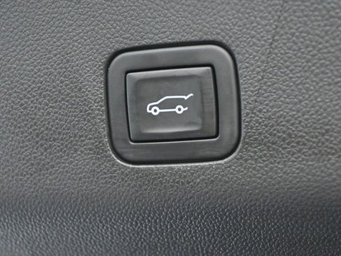 Used 2023 Cadillac Escalade V image 12