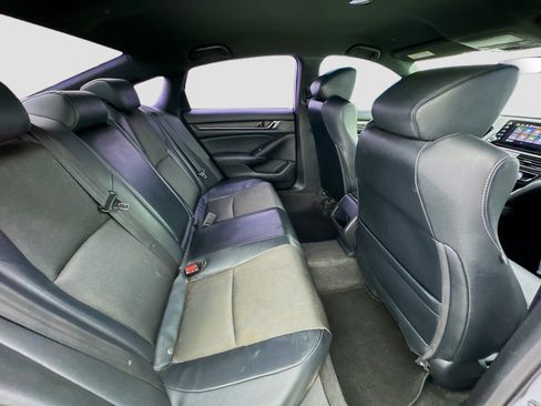 Used 2018 Honda Accord Sport image 17