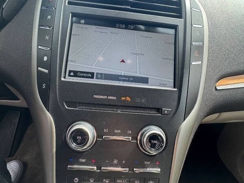 Used 2017 Lincoln MKC Select w/ Select Plus Package FWD image 12