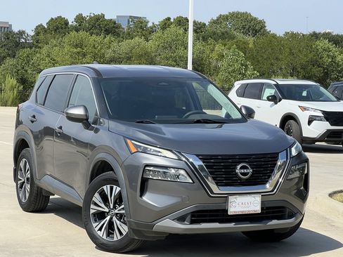 Used 2022 Nissan Rogue SV AWD/4WD image 2