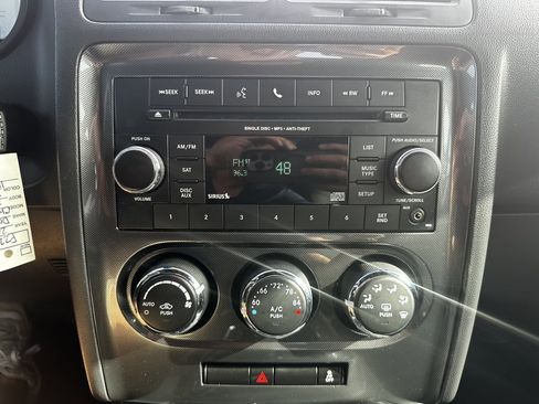 Used 2012 Dodge Challenger SXT image 13