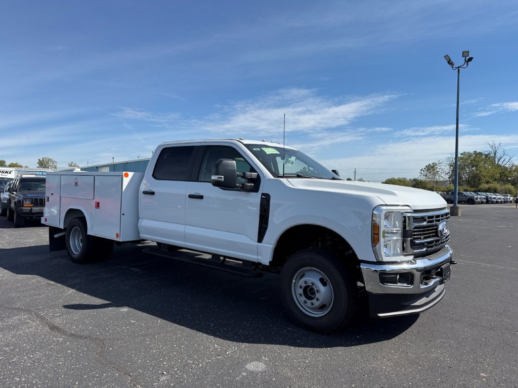 New 2027 Ford F350 XL w/ XL Chrome Package AWD/4WD image 1