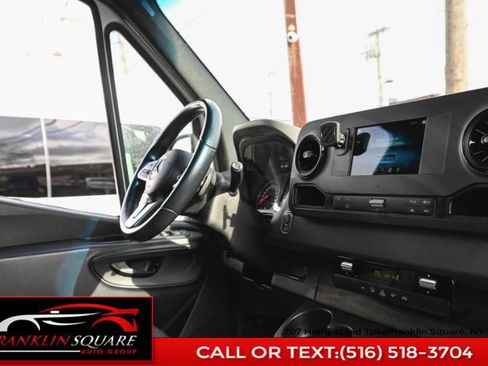 Used 2022 Mercedes-Benz Sprinter 1500 image 19