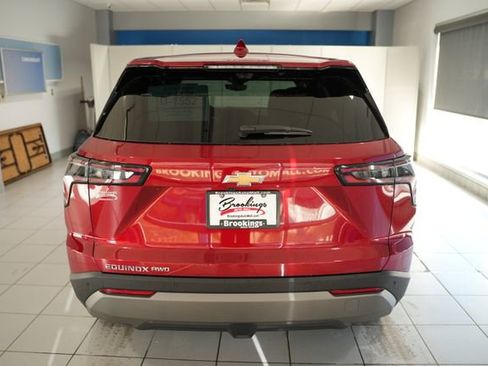 New 2026 Chevrolet Equinox LT image 8